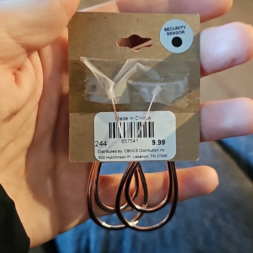 Womens Long Gold Earing Set!! Nwts!!